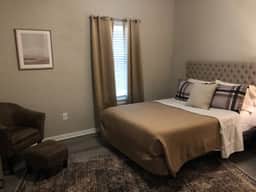 Dyess ~ 3bd/2bth ~ Spacious ~ Long Stays OK ~ Pets - Image 2
