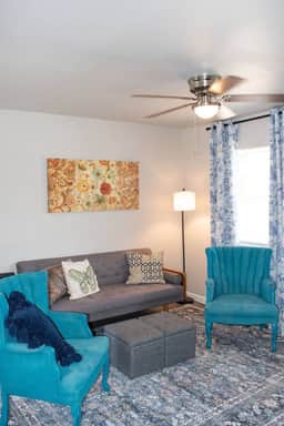 Simple & Cozy 2BR | Central | 2 QN | Crew Friendly - Image 2