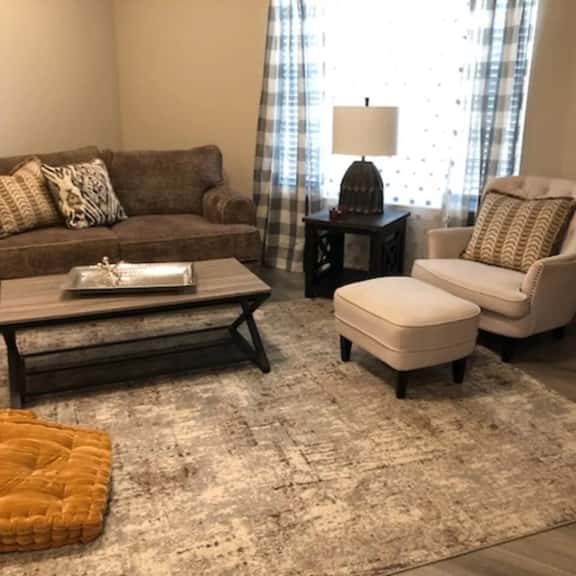 Dyess ~ 3bd/2bth ~ Spacious ~ Long Stays OK ~ Pets - Image 1