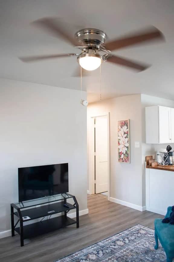 Simple & Cozy 2BR | Central | 2 QN | Crew Friendly - Image 5